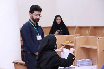 مشارکت فعال دانشجویان کمیته دانشجویی توسعه آموزش و دفتر استعدادهای درخشان در ثبت نام دانشجویان جدیدالورود