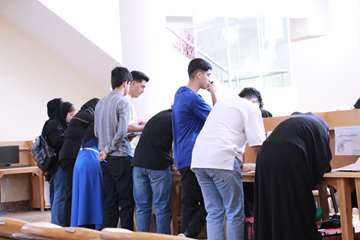 مشارکت فعال دانشجویان کمیته دانشجویی توسعه آموزش و دفتر استعدادهای درخشان در ثبت نام دانشجویان جدیدالورود