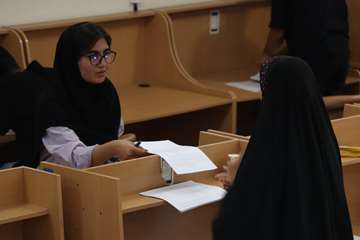 مشارکت فعال دانشجویان کمیته دانشجویی توسعه آموزش و دفتر استعدادهای درخشان در ثبت نام دانشجویان جدیدالورود